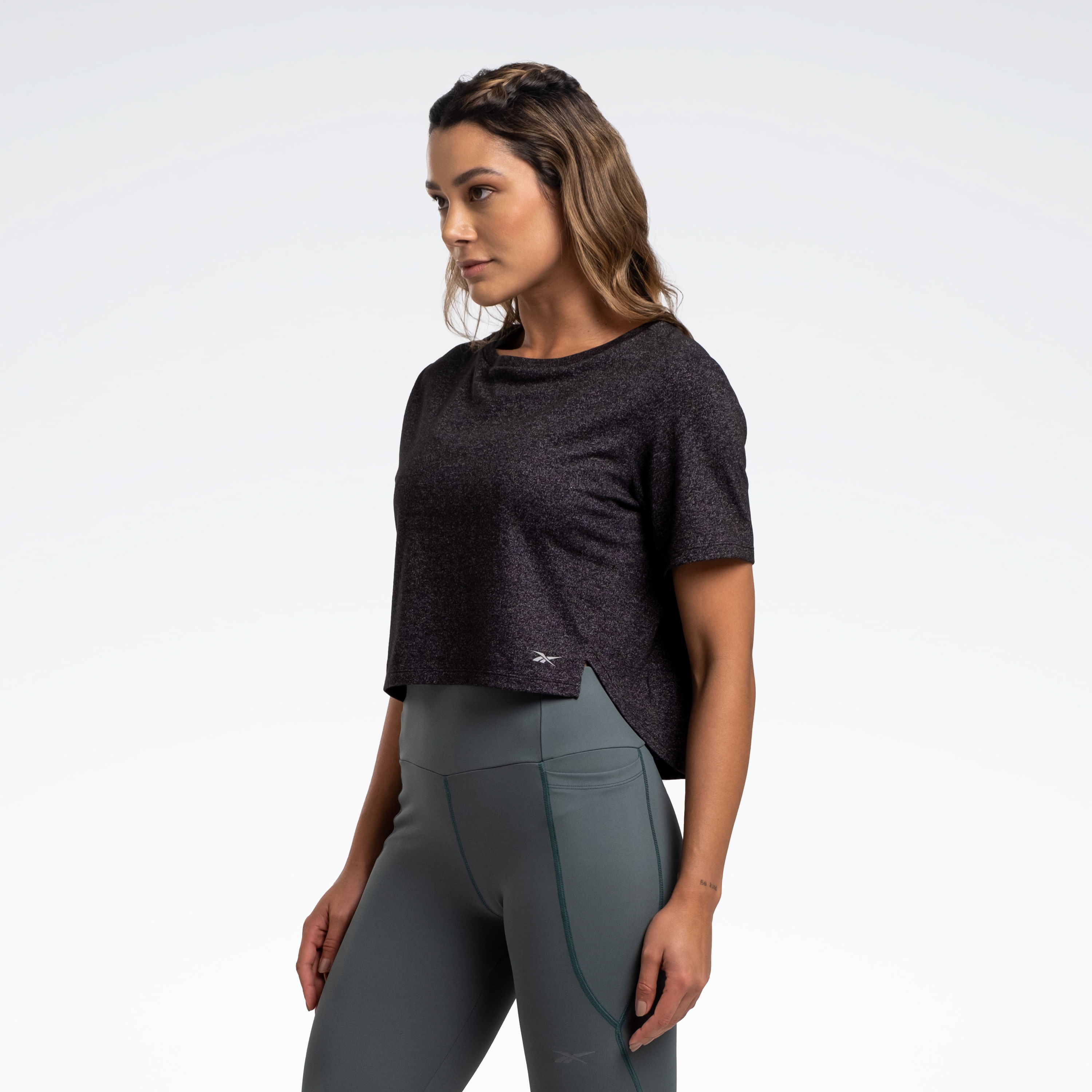 Camiseta Reebok Active Cropped Manga Curta Feminina