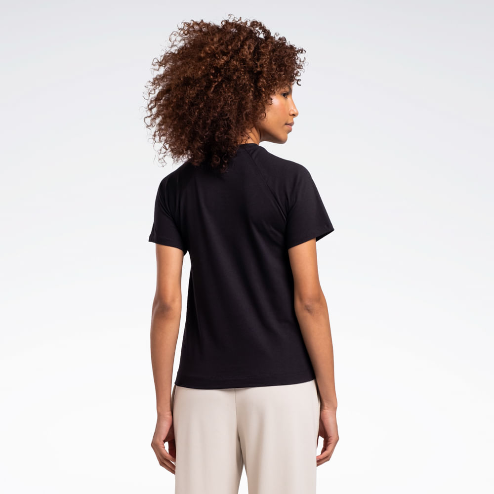 Camiseta Reebok Essential V Manga curta Feminina