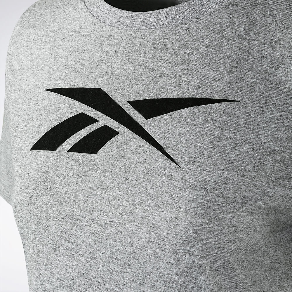 Camiseta Reebok CL Vector Manga curta Feminina