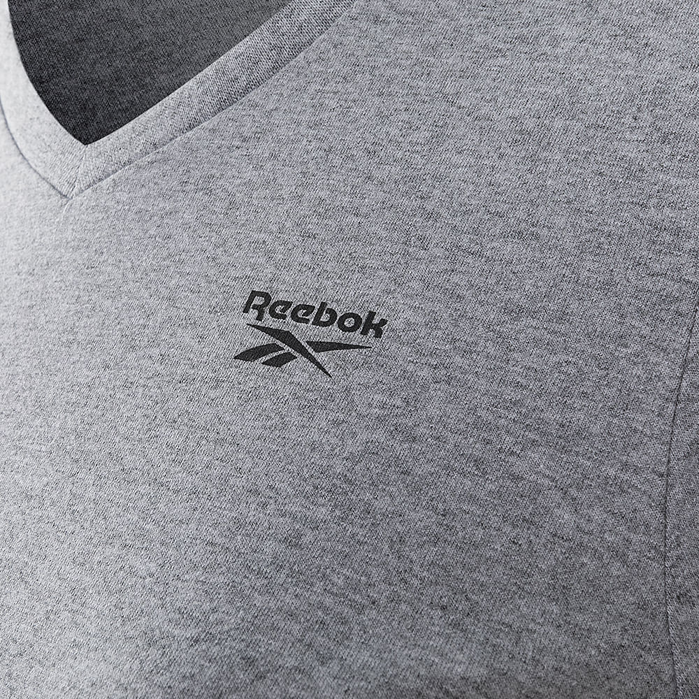 Camiseta Reebok Logo V Feminina