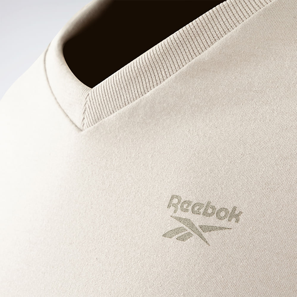 Camiseta Reebok Logo V Feminina