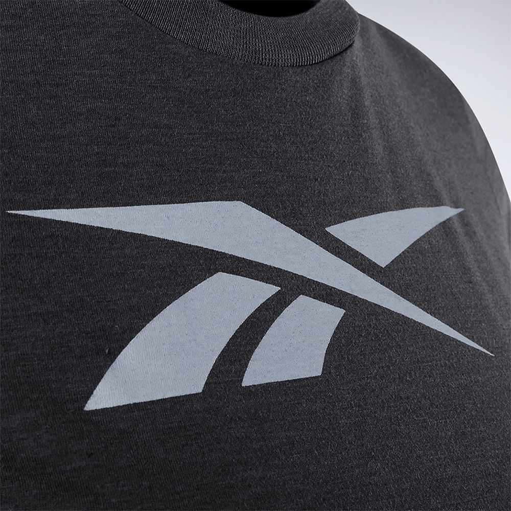 Camiseta Reebok Big Vector Feminina
