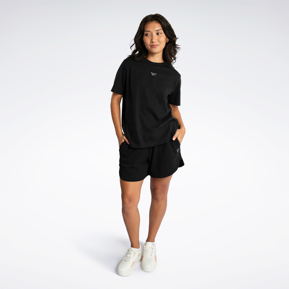 Camiseta Reebok Logo Over Feminina - imagem 1