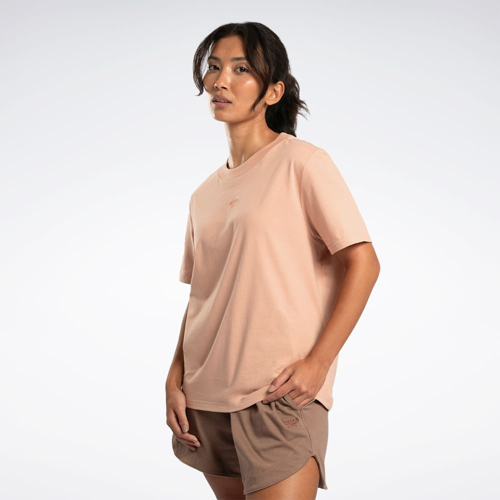 Camiseta Reebok Logo Over Feminina